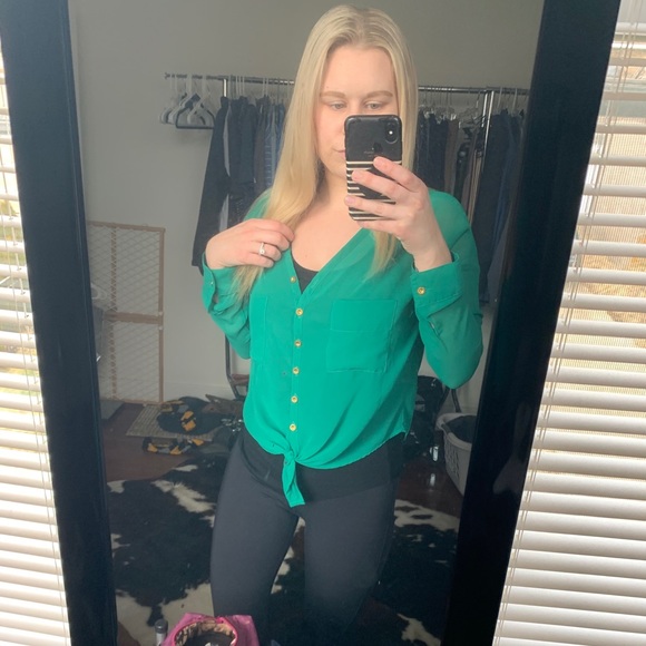 Papaya Sheer Kelly Green Blouse - Picture 2 of 8